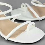 Elegante Sandaletten mit filigranen Riemen