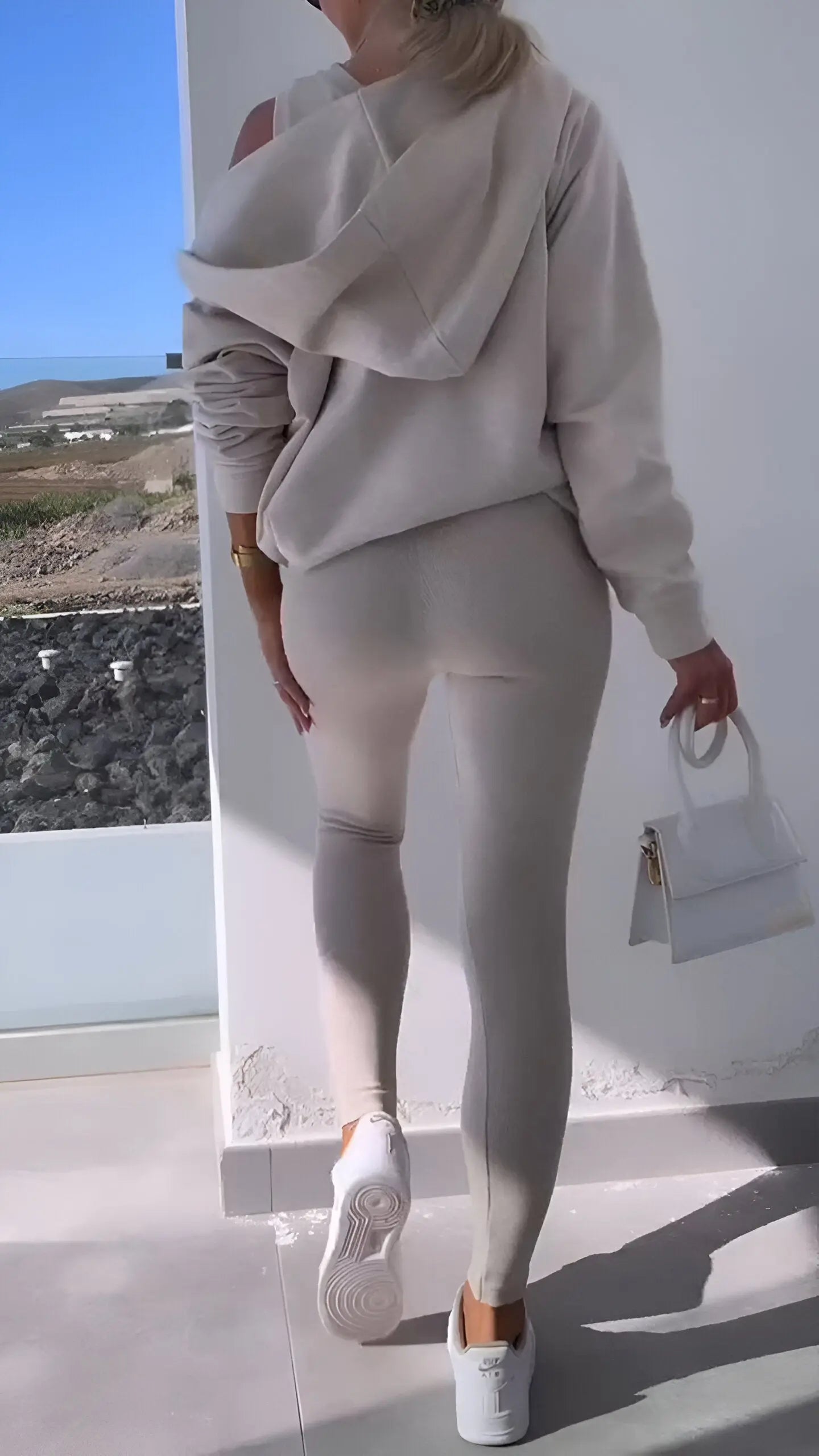 Iris | Bequemes Lounge-Set - Beinabdeckungen Zendoo.de