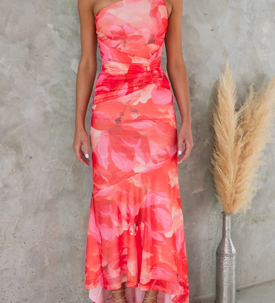 Asymmetrisches Midikleid mit Blumenmuster – Schulterfreies Sommerkleid mit Volant-Saum