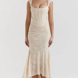 Schulterfreies Spitzen-Abendkleid mit figurbetonter Passform