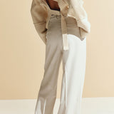 Weite Damenhose mit Bundfalten und geradem Schnitt