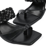 Elegante Sandaletten mit geflochtenem Riemen