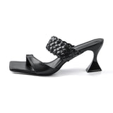 Elegante Sandaletten mit geflochtenem Riemen
