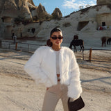 Lia | Luxuriöser kurzer Kunstpelzmantel in Weiß