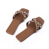 Trendige Sandalen mit Nieten-Details