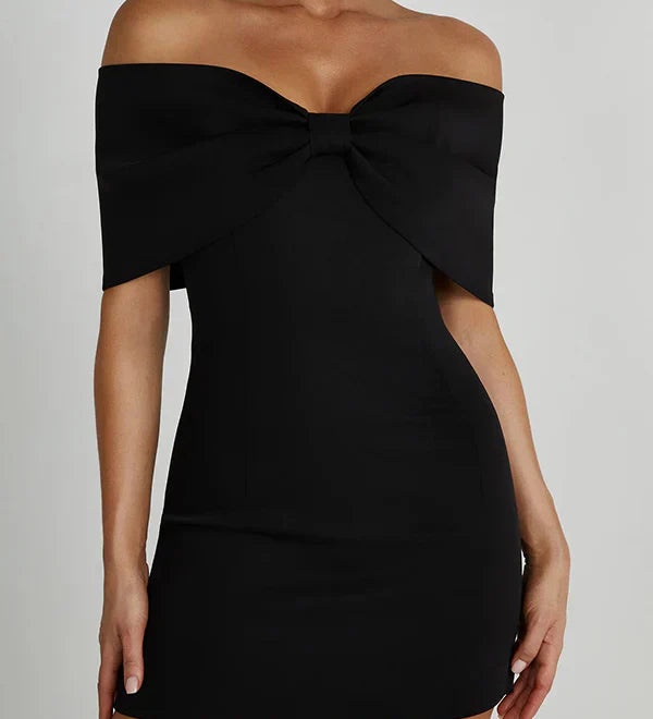 Elly | Schulterfreies Minikleid mit Schleifendetail