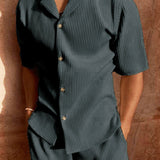 Herren Sommer Set – Kurzarmhemd & Shorts mit modernem Streifen-Design