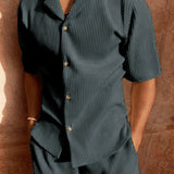 Herren-Shorts-Set mit gestreiftem Kurzarmhemd