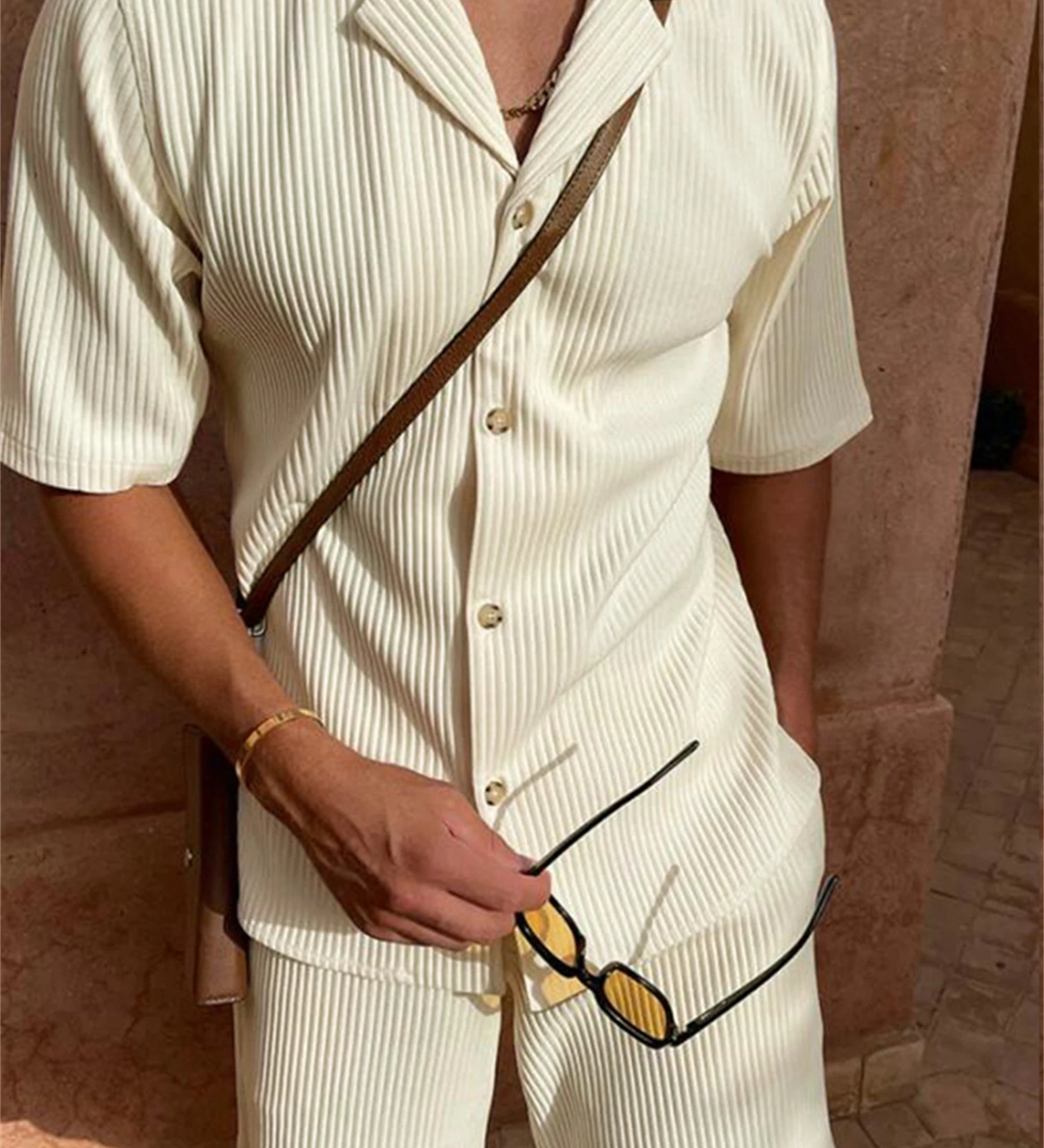 Herren-Shorts-Set mit gestreiftem Kurzarmhemd