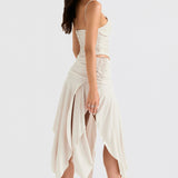 Karla | Weißes veganes Lederkorsett mit drapiertem Midirock für Frauen