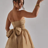 Katrina | Schulterfreies Minikleid mit Glitzerdetails und Ausgestelltem Rock