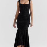 Schulterfreies Spitzen-Abendkleid mit figurbetonter Passform