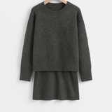 Elegantes Zweiteiler Set mit Strickpullover und Rock – Modischer Alltagslook