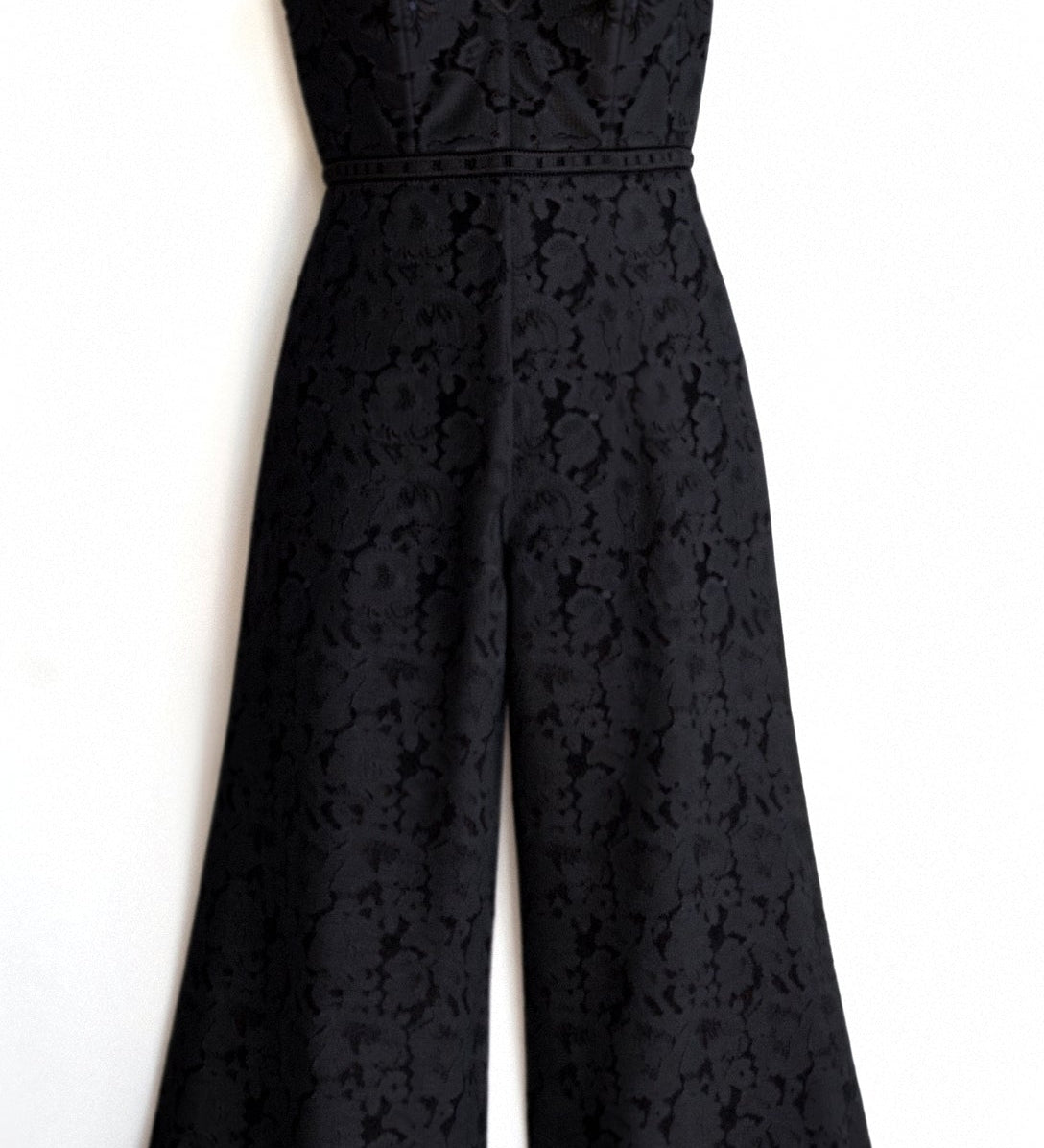Eleganter Spitzen Jumpsuit für stilvolle Anlässe