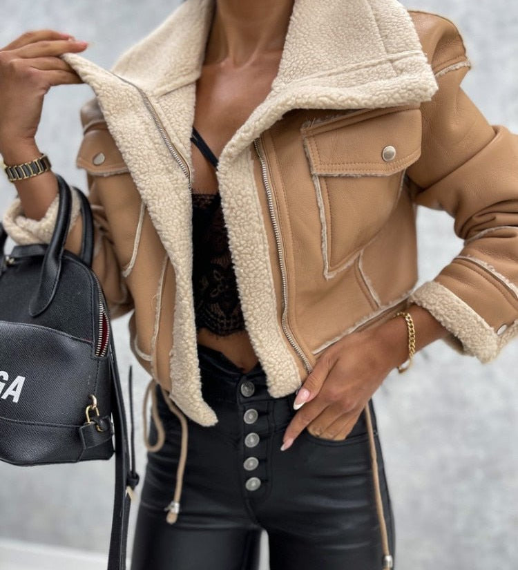 Damen Winterjacke mit kuscheligem Fleece und modernem Design