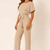 Eleganter Jumpsuit mit Taillengürtel – Figurbetont & Stilvoll