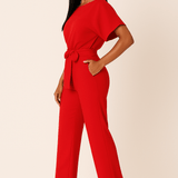 Eleganter Jumpsuit mit Taillengürtel – Figurbetont & Stilvoll
