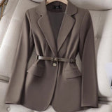 Eleganter Damen Blazer mit Gürtel und tailliertem Schnitt