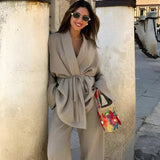 Elegantes Zweiteiler Set mit Bindegürtel und weiter Hose – Moderner Alltagsstil
