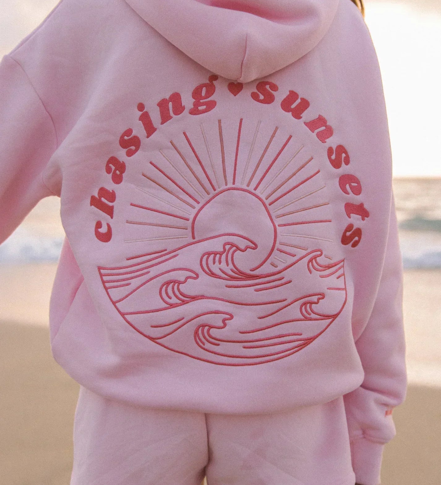 Surf Wave Kapuzenpullover mit Stickerei – Lässiger Hoodie im Strandstil