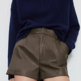 Damen-Kunstleder-Shorts mit eleganten Zierleisten