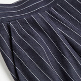 Luftige Damenhose mit weitem Schnitt und Bundfalten