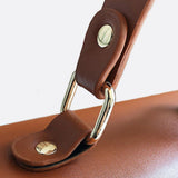 Livia | Kleine Damen-Strohtasche mit schwarzer Kunstleder-Klappe, Henkel & abnehmbarem Schultergurt – Crossbody- & Handtasche für Sommer