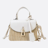 Livia | Kleine Damen-Strohtasche mit schwarzer Kunstleder-Klappe, Henkel & abnehmbarem Schultergurt – Crossbody- & Handtasche für Sommer