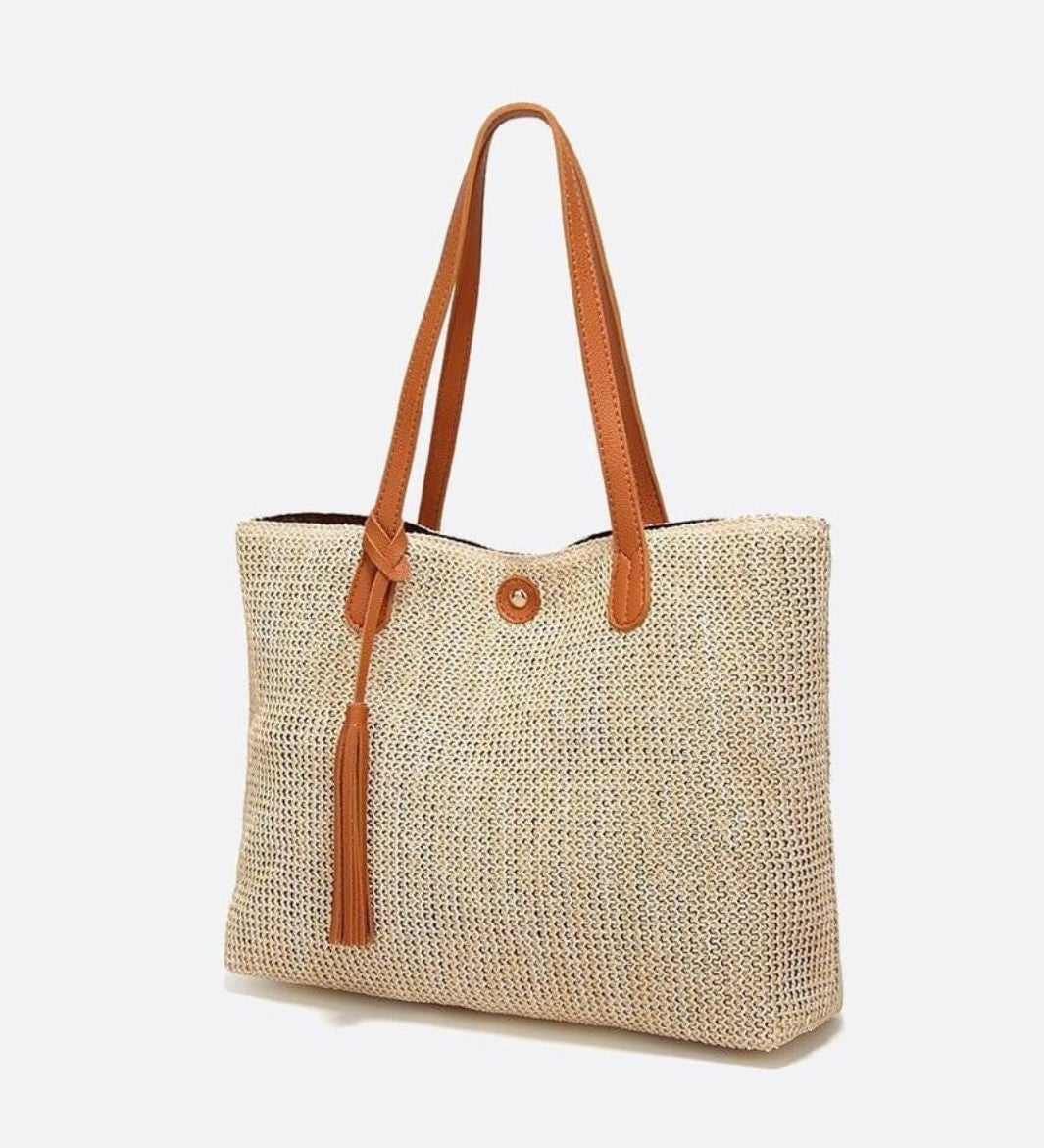 Mira | Große Strohtasche mit langen Tragehenkeln & Deko-Pompon – Sommerlicher Shopper aus Naturmaterial