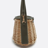 Noa | Runde Rattan-Handtasche mit Kunstledergriff & abnehmbarem Schulterriemen