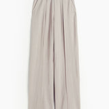 Luftige Damenhose mit weitem Schnitt und Bundfalten