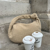 Elicia | Geflochtene Hobo-Tasche mit Knoten-Detail – Stilvoll und einzigartig