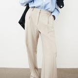 Weite Damenhose mit Bundfalten und geradem Schnitt