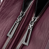 City-Handtasche mit Crossbody-Option und praktischen Fächern