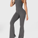 Serafina | Backless Flare Jumpsuit mit verstellbaren Trägern