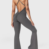 Serafina | Backless Flare Jumpsuit mit verstellbaren Trägern